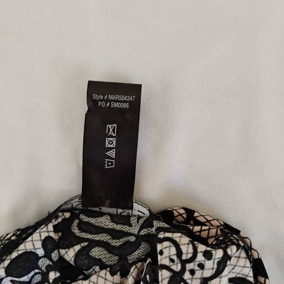 Rene' Rofe' sleepwear robe lace print nude and black short fancy robe sz. small - Picture 11 of 11